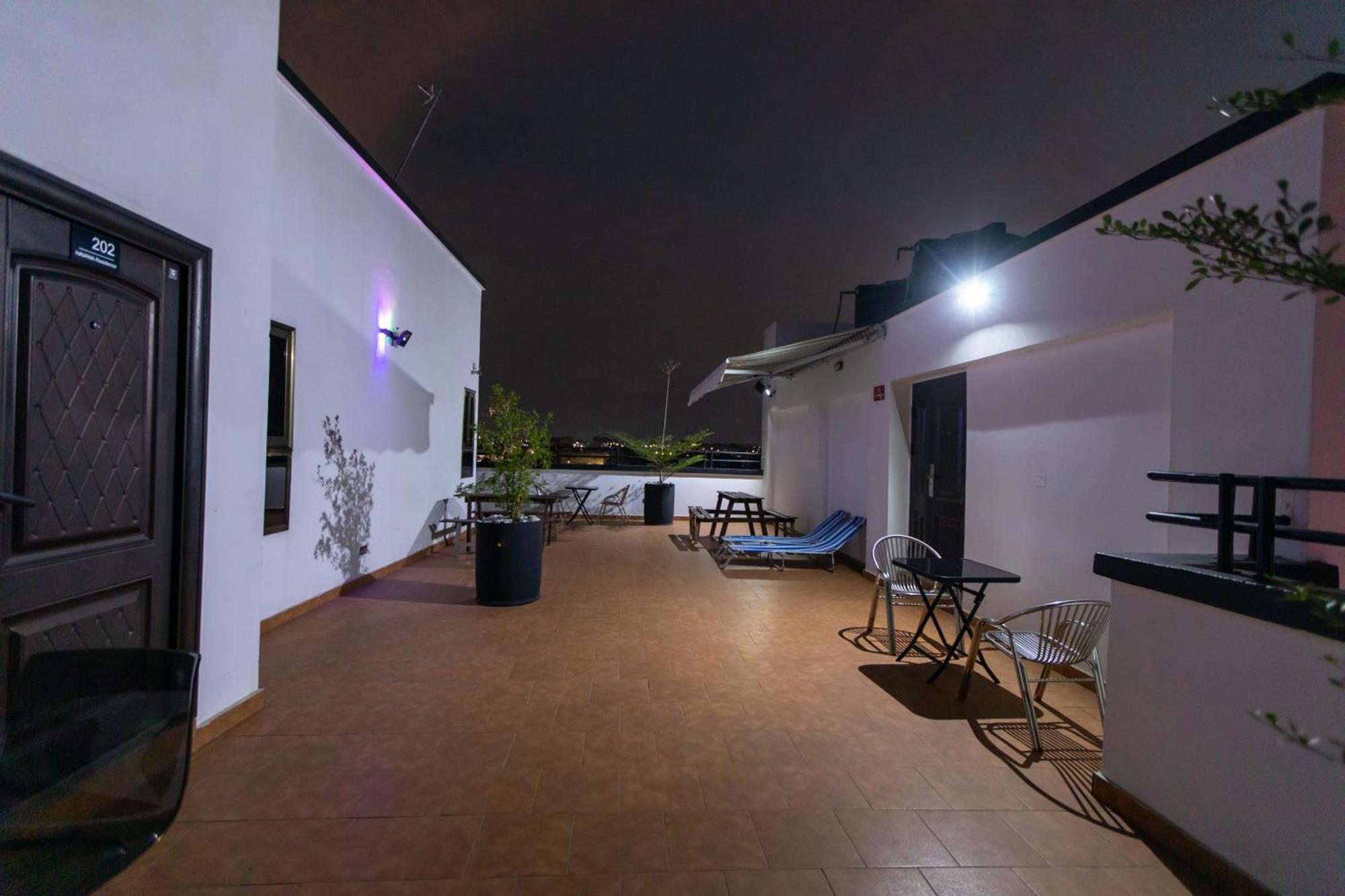 Washington Apartments - Just 25Mins Drive From The Airport Kwashieman Extérieur photo