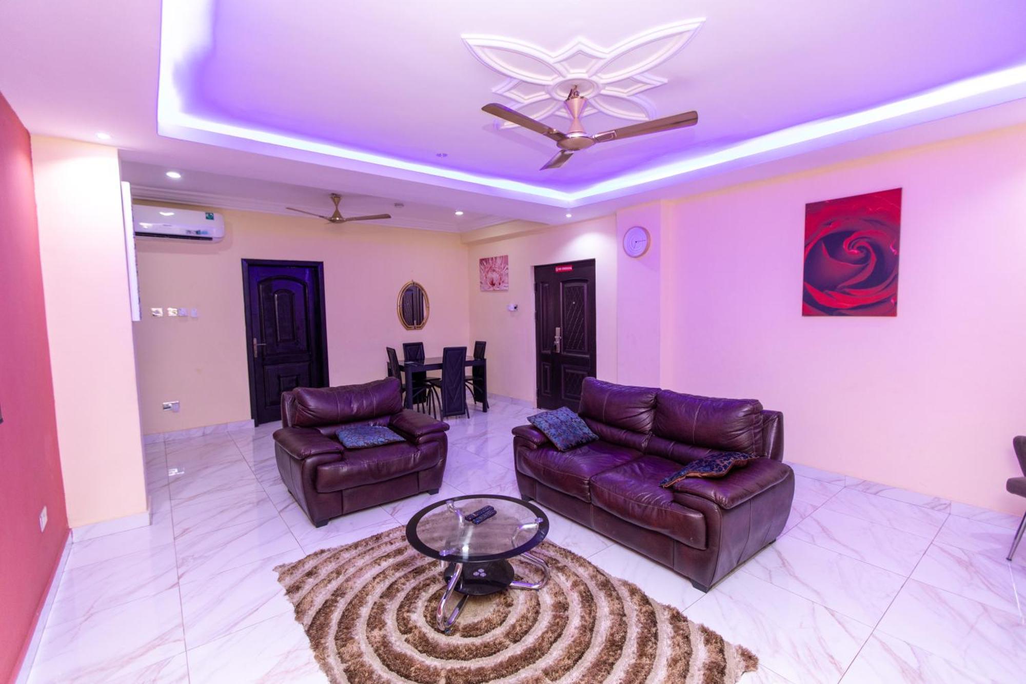 Washington Apartments - Just 25Mins Drive From The Airport Kwashieman Extérieur photo